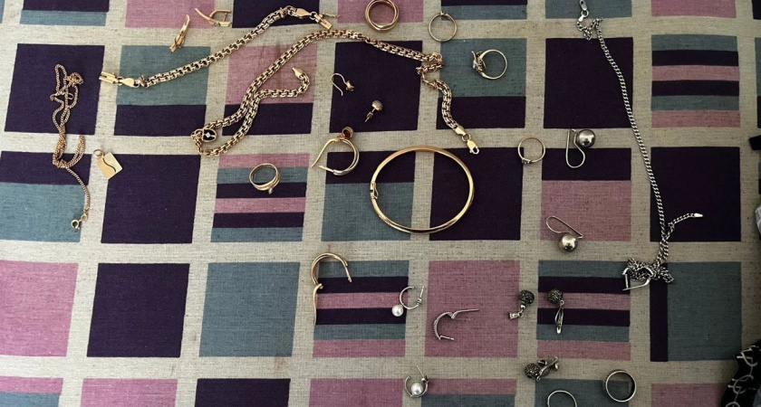 Двое вологжан арестованы за кражу на миллионы из ломбарда