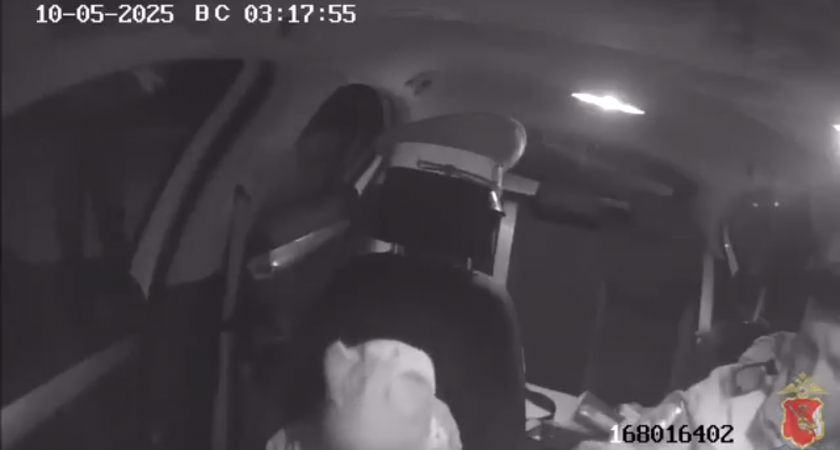 В Вологде 5-летняя малышка проснулась ночью одна и пошла искать маму на улицу