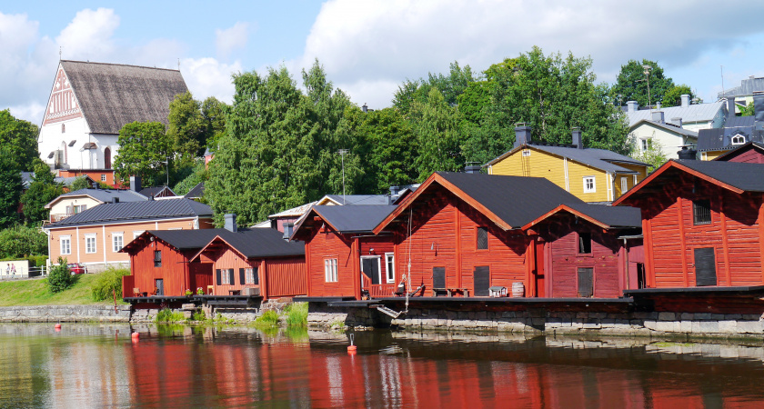 Не трубы и не электроматы: как финны делают в своих домах тёплый пол — даже в мороз хожу всегда босиком