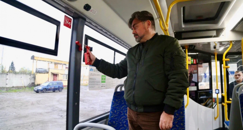 В Вологодской области участились кражи аварийных молотков из общественного транспорта