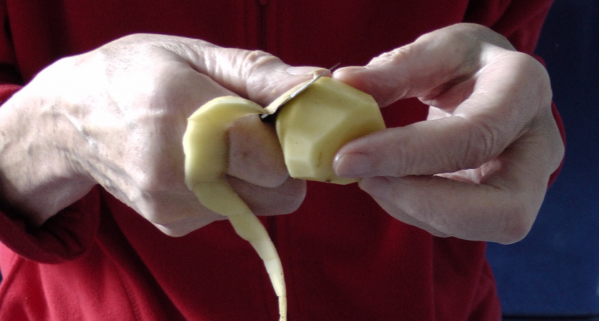 Больше не стою у плиты часами. Подруга из Белоруссии научила готовить, пышные картофельные зразы, заходят на ура