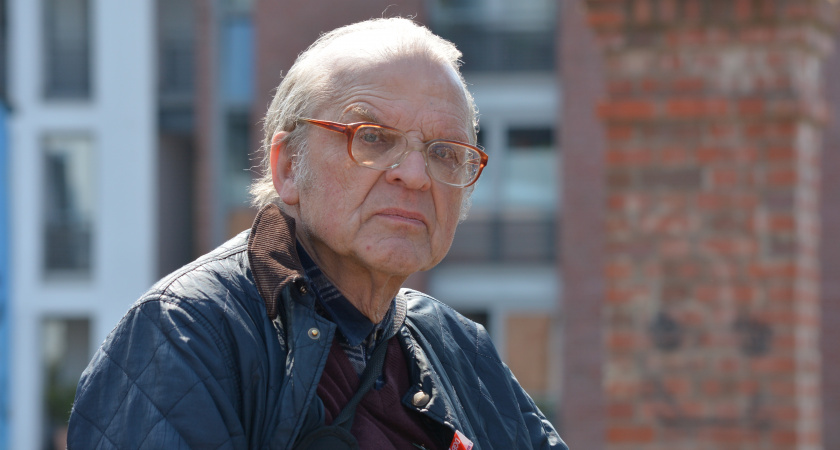 Кому повысят пенсии в ноябре 2025: категории граждан, размеры и автоматический перерасчет