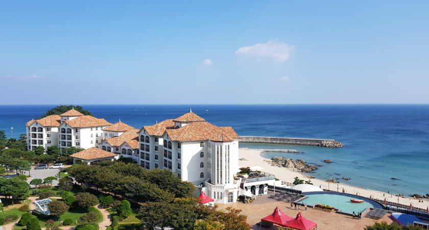 Популярный курорт оказался помойкой: безвкусная еда, агрессивный персонал и сумасшедшие цены