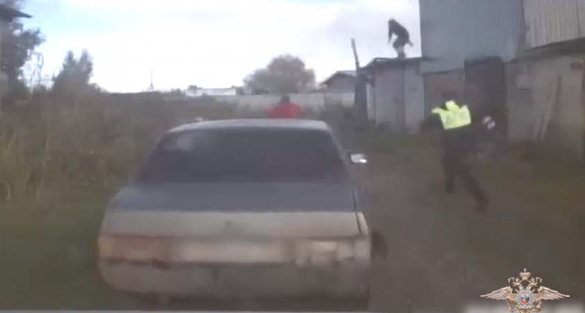 Вологжанин помог полиции поймать пьяного водителя, бросив ему под ноги полено