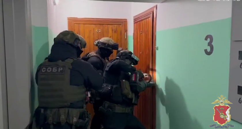 В Вологде задержали парней, подозреваемых в разбойном нападении с пистолетом