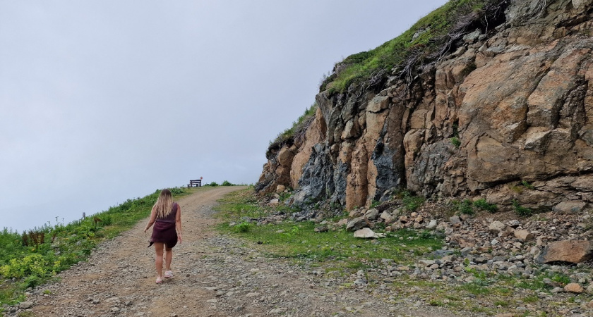Приехал в Дагестан - заказал "завтрак для русских". Показываю, что мне принес официант за 425 рублей