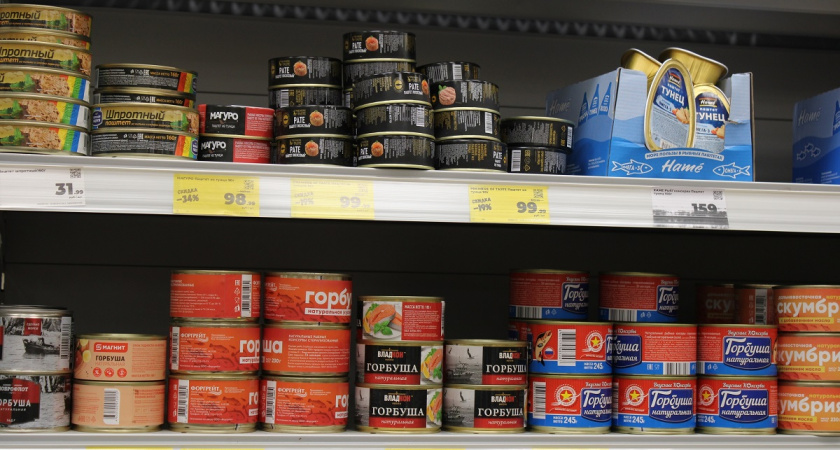 Дочь — технолог пищевой промышленности рассказала, чем отличаются консервы из "Светофора" от таких же в других магазинах