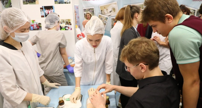 День открытых дверей прошел в медицинских колледжах Вологодской области