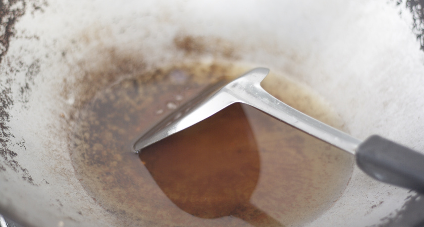 Куда выливаю остатки масла после жарки: вы обязательно должны это знать