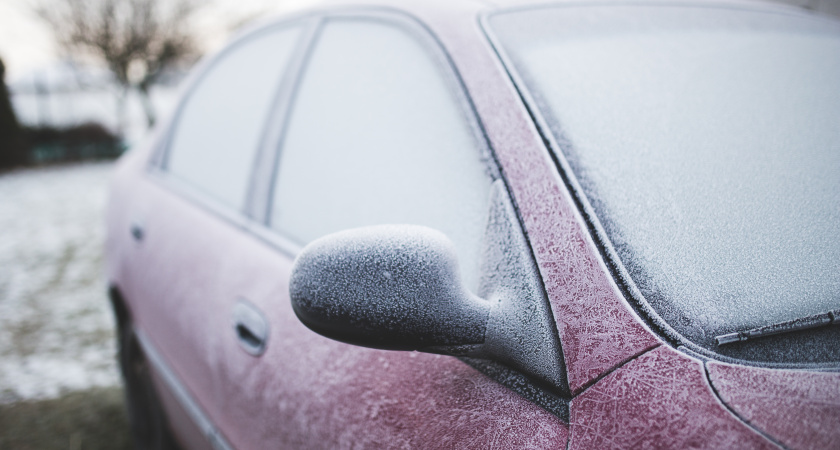 Чтобы стёкла зимой не потели и не обмерзали изнутри, я всегда делаю 3 действия. И всем советую