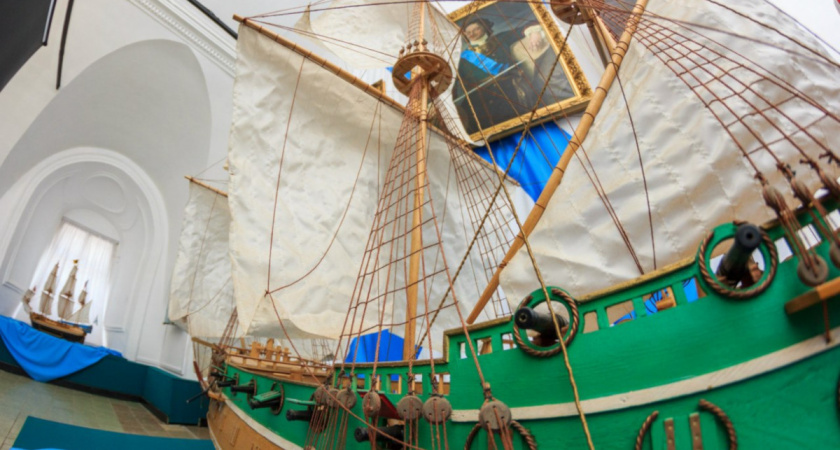 Музей мореходов покидает храм: в Вологодской области открылась выставка об истории памятника