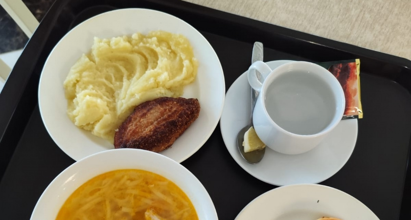 Дагестан - заказал "завтрак для русских". Вот что мне принесли за 425 рублей