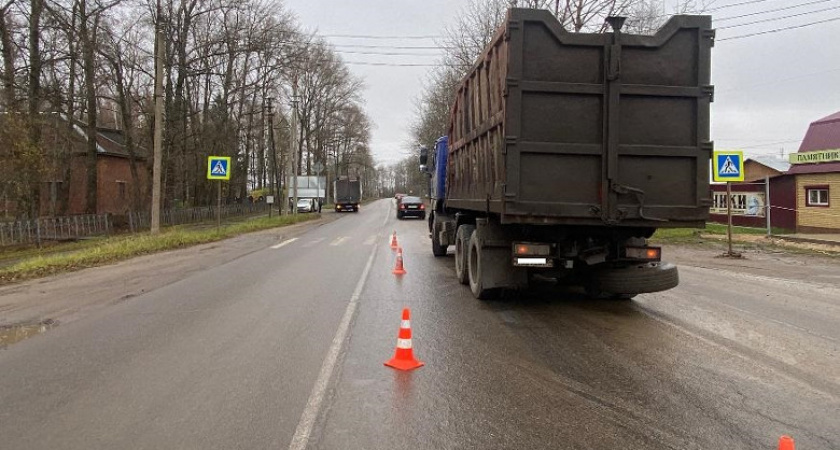 В Вологде водитель грузовой "ГАЗели" пострадал в аварии с "МАЗом"