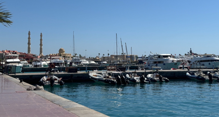 Куда поехать в ноябре-декабре на море: 8 теплых курортов для побега от холодной осени