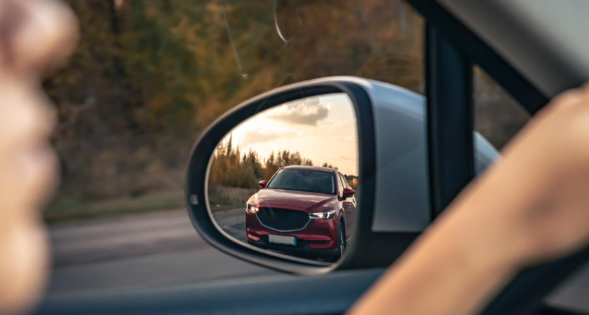 Водитель сзади прижимается слишком близко — легкий способ заставить его оттянуться дальше