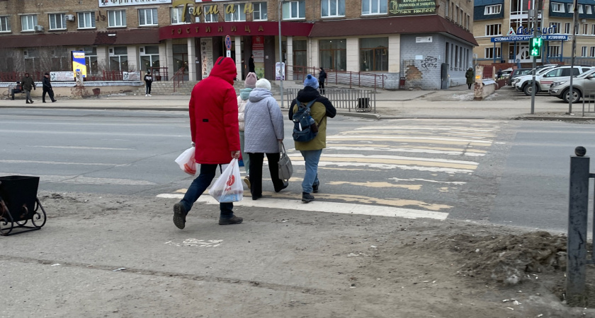 Инспектор ДПС хотел оштрафовать за непропуск пешехода, но я не поддался на его уловку и избежал наказания