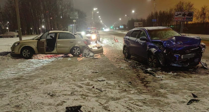 В Вологодской области 28-летний водитель скончался по пути в больницу после столкновения 