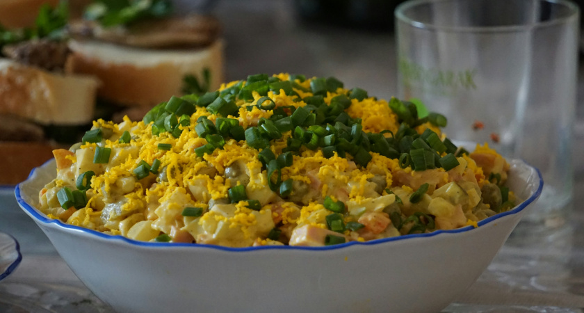 Салат «Пегас» на год Огненной Лошади: простой рецепт для удачи и счастья