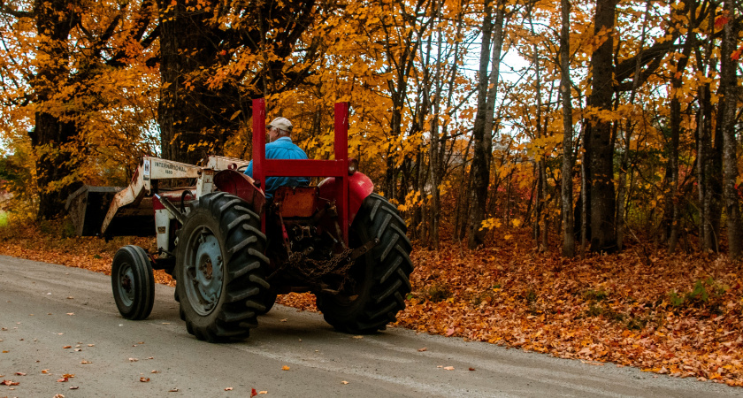 Постановление верховного суда: можно ли обогнать тихоход через сплошную линию разметки, если он движется медленнее 30 км/час.