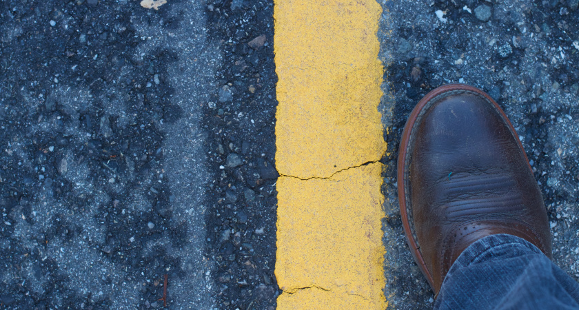 Можно ли пересекать желтую разметку на обочине справа: разобрался сам - теперь рассказываю Вам