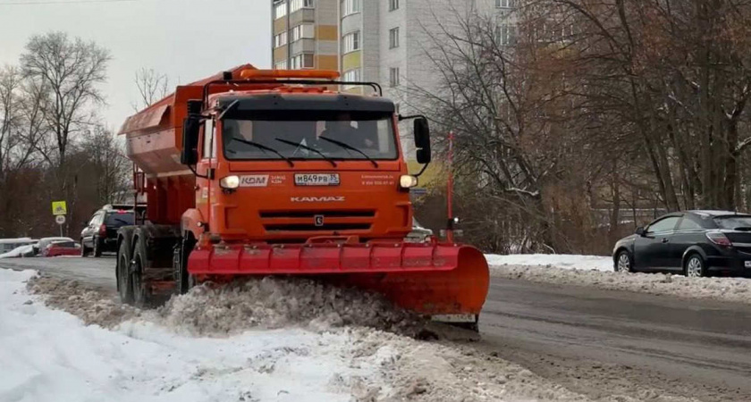 За сутки с улиц Вологды вывезли более 650 кубометров снега