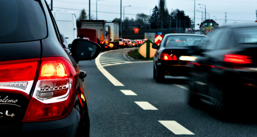 Конституционный суд поставил точку: как поступить, если начал обгон на прерывистой, а закончить до сплошной не успеваешь?