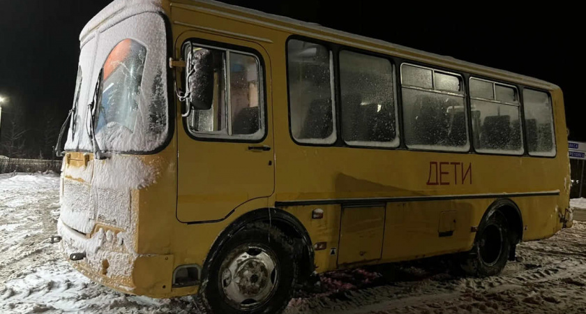 Занос школьного автобуса в Вологодской области обошелся без серьезных последствий