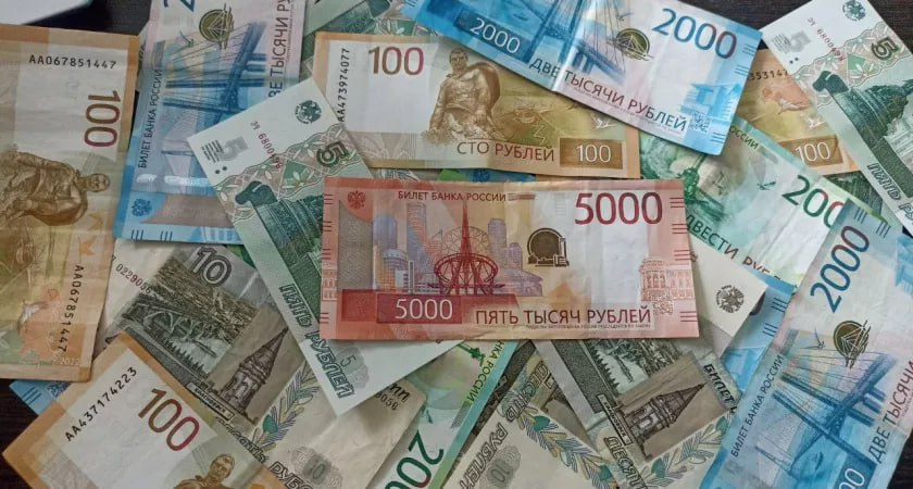 Все накопления разом превратятся в бумажки: новая волна девальвации ударит по экономике, как в 90-е