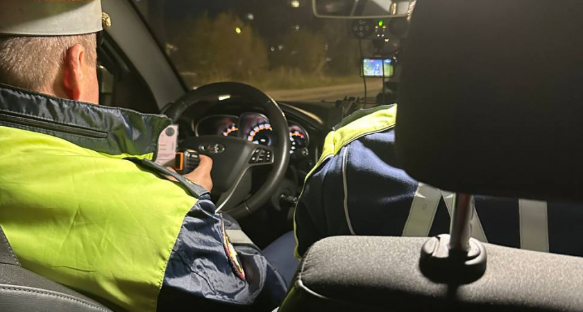 Инспектор требует открыть капот? Улыбнитесь и скажите всего лишь одно "волшебное" слово: именно оно спасает от штрафов