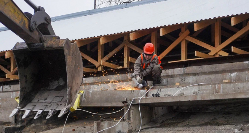 Капитальный ремонт трибуны увеличит вместимость стадиона "Динамо" в Вологде вдвое