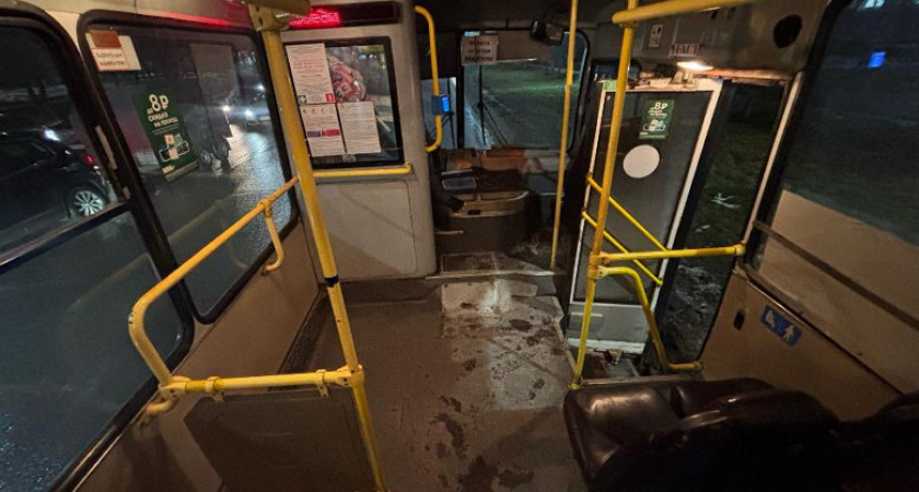 Пассажирка пострадала в вологодском автобусе после резкого движения
