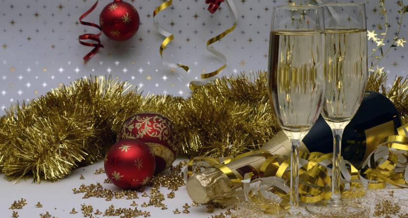 Почему праздновать Новый год дома — это пустая трата денег