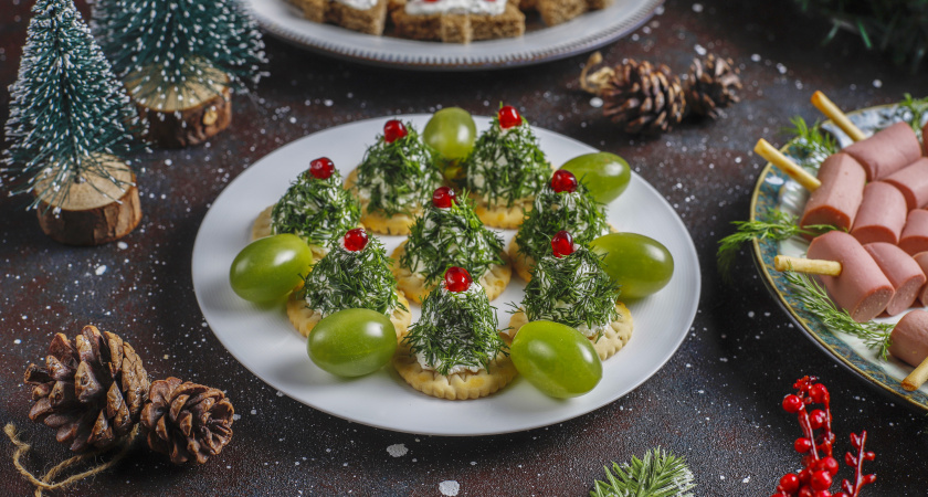 7 быстрых закусок на Новый год, которые заменят "Оливье" на столе: вкусно и без лишних затрат