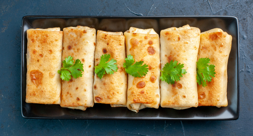 Экономный праздничный стол на Новый год из 5 блюд на 4 человек за 2 тысячи рублей: хозяйка привела расчет и рецепт угощений