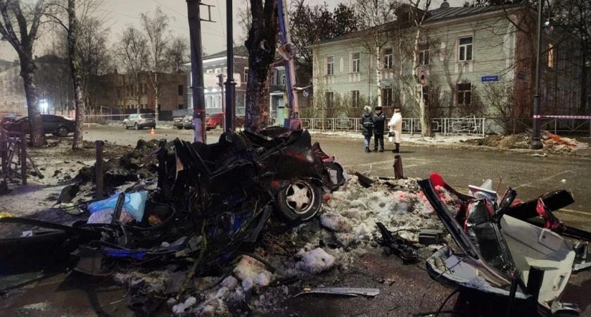 Два человека погибли в ночном ДТП на перекрестке в центре Вологды