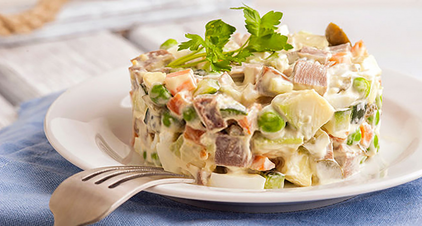 Новый год по-советски: рецепты из «Иронии судьбы», которые готовили наши любимые мамы и бабушки