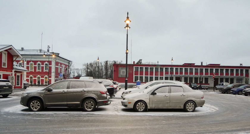 В Вологде возле вокзала открыли новую парковку на 85 мест