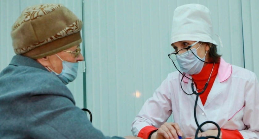 Мобильные бригады врачей посетили более 370 сел Вологодской области