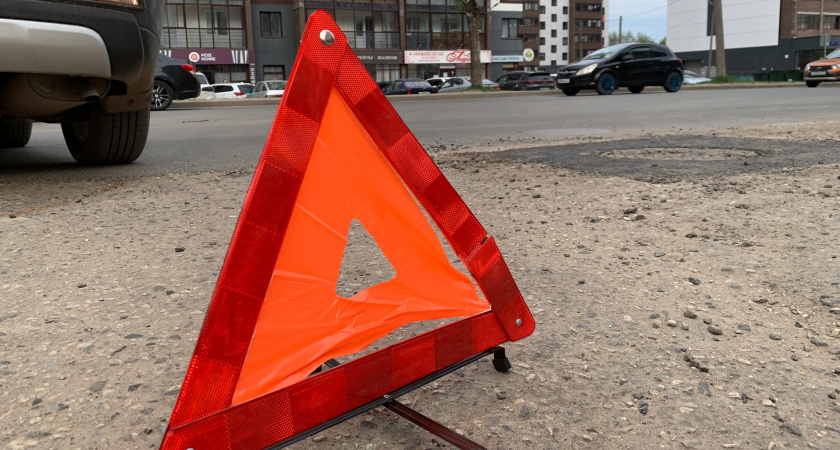 Верховный суд расставил точки: как правильно объезжать препятствие – по встречной или по обочине?