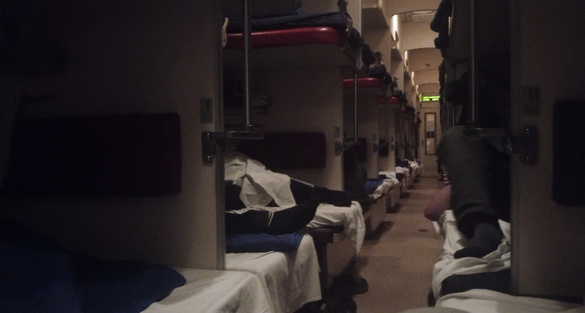 "Путешествуя поездом в России, вы будете рыдать": американец честно рассказал о незабываемой поездке в плацкарте