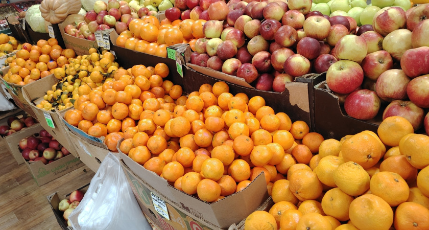 Хитрые продавцы выбирают мандарины себе домой только так: берите на заметку