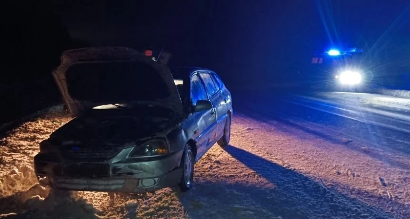 Девочка пострадала при опрокидывании иномарки на трассе в Вологодской области