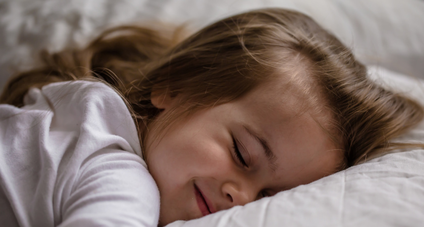 Всегда под защитой ангела: назовите дочь этим нежным и мелодичным именем, в переводе означает "Ангельская"