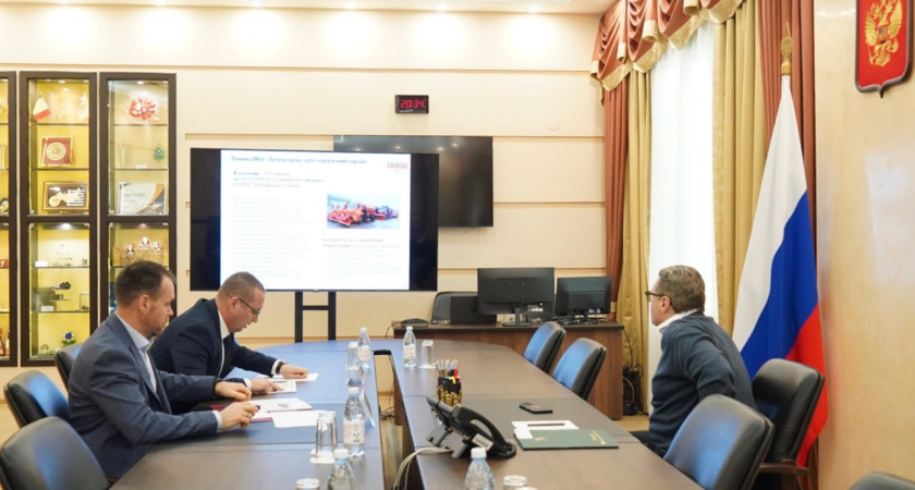 В Вологде готовят бригады и технику для круглосуточной уборки снега