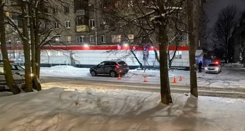 В Вологодской области под колёса автомобиля попал четырёхлетний ребёнок