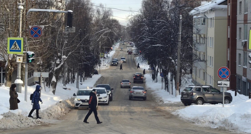 ГАИ поставила точку в давнем споре: обязан ли водитель ждать, пока пешеход полностью перейдёт дорогу от начала до конца
