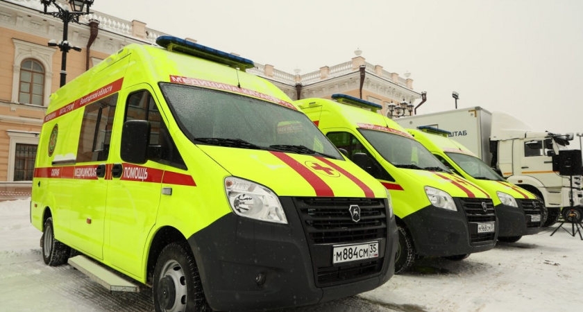 Центр медицины катастроф Вологодской области получил семь современных машин скорой помощи