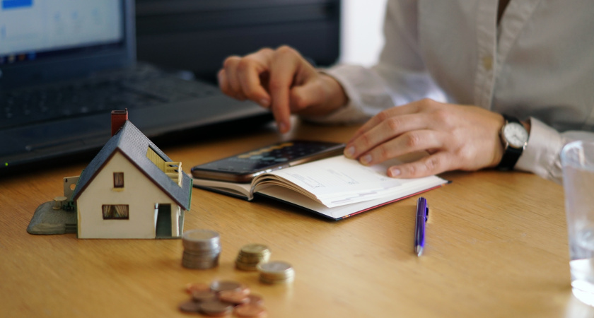 Как правильно в 2026 году рассчитать налог с продажи квартиры: менее и более 3 и 5 лет в собственности