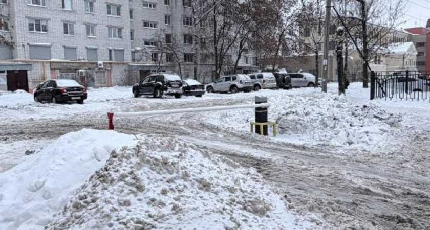 Администрация Вологды демонтирует незаконный шлагбаум