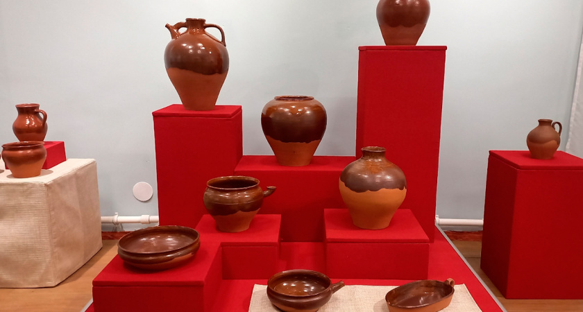 В Вологде начала работу выставка керамики Сергея Лопатенко и его школы